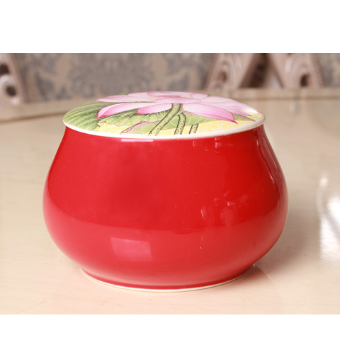 红瓷彩荷茶叶罐